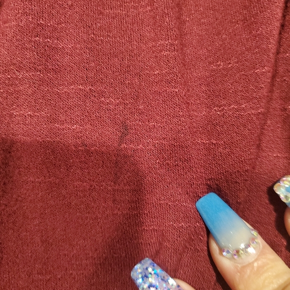 Red shirt - Picture 3 of 4